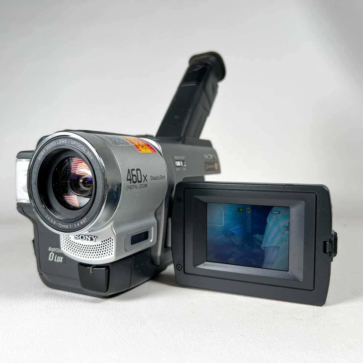Vintage 2001 Sony CCD-TRV68 Hi8 XR Handycam Camcorder