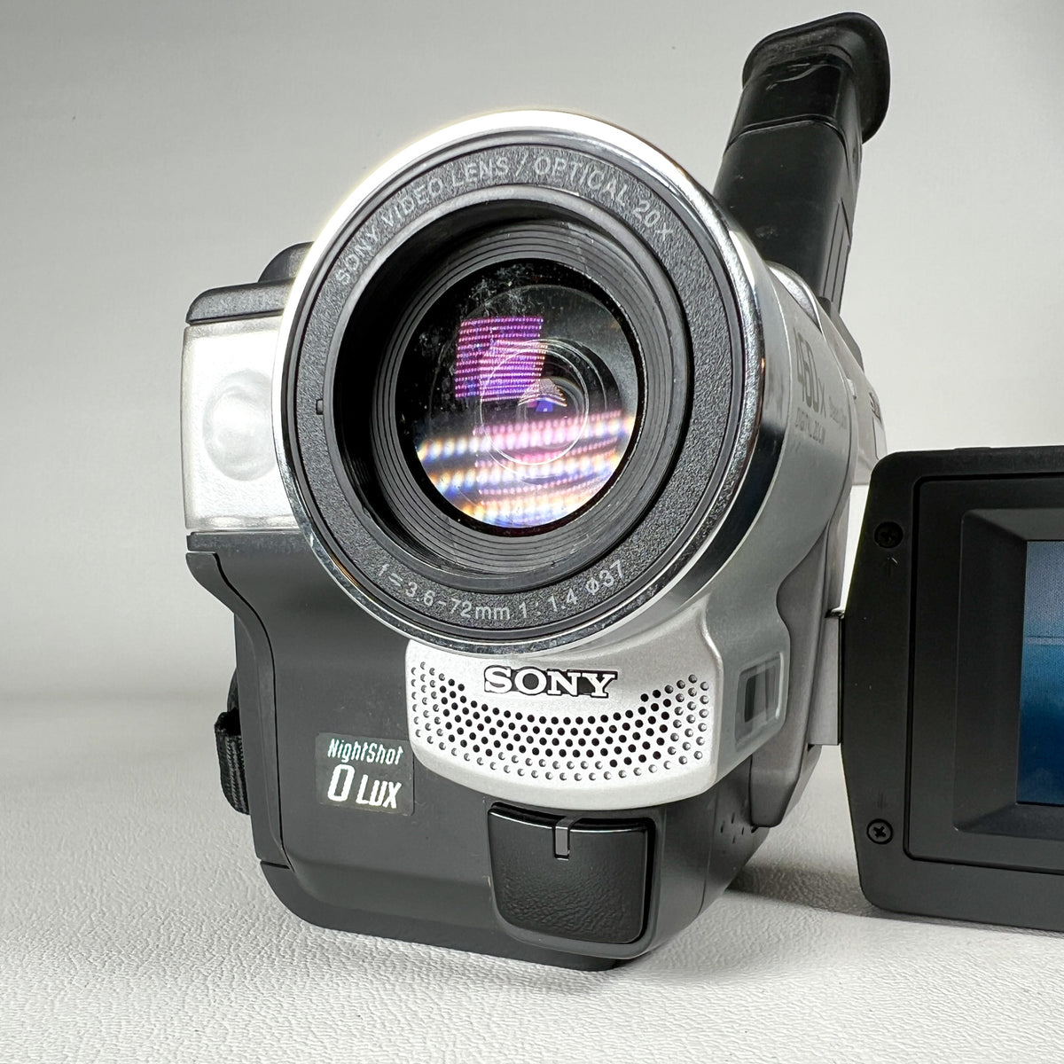 Vintage 2001 Sony CCD-TRV68 Hi8 XR Handycam Camcorder