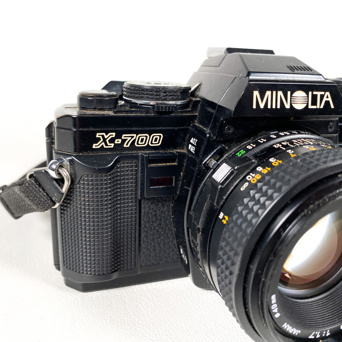 Vintage 1981 Minolta X-700 SLR 35mm Film Camera