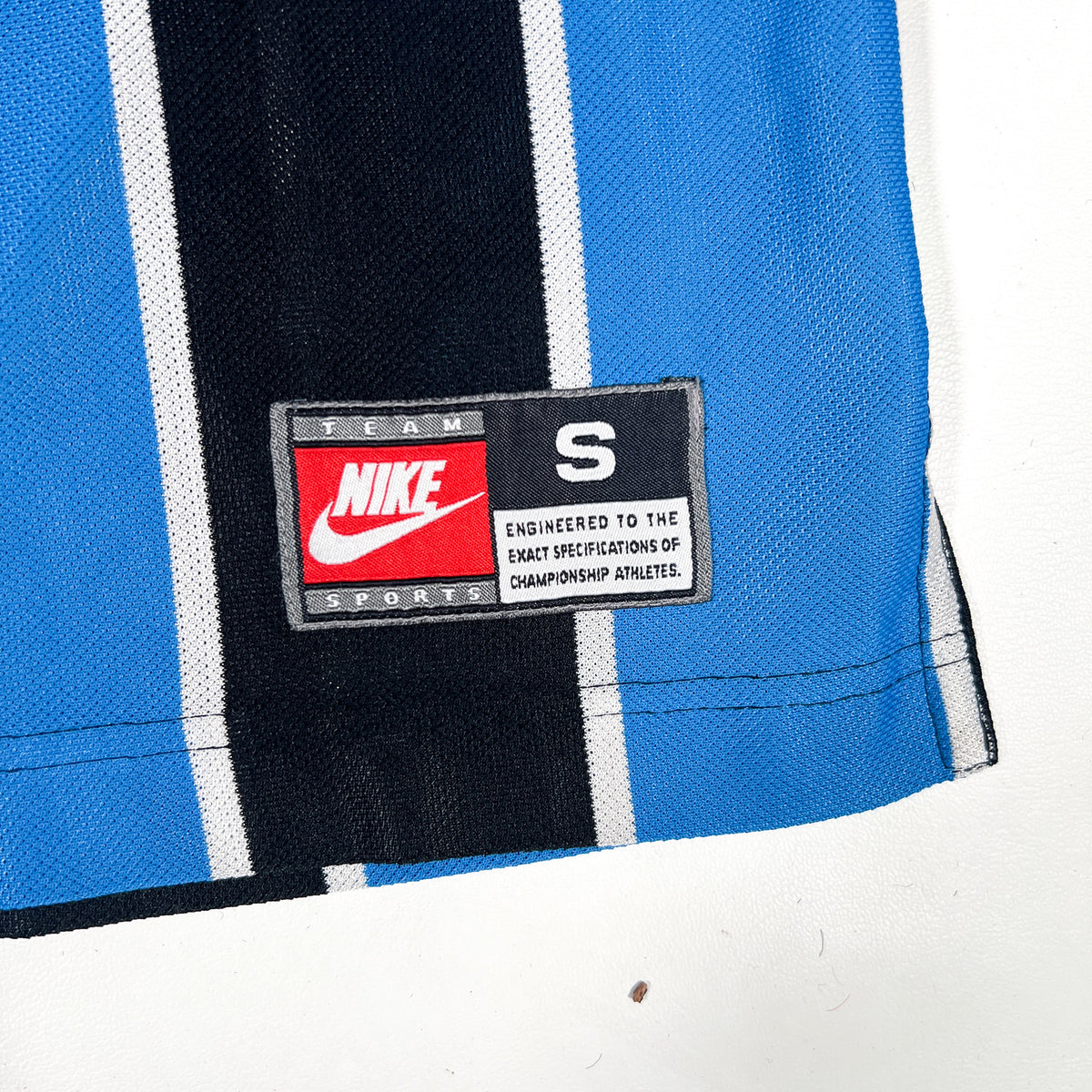 Vintage 90's Nike Striped Soccer Jersey Shirt – CobbleStore Vintage