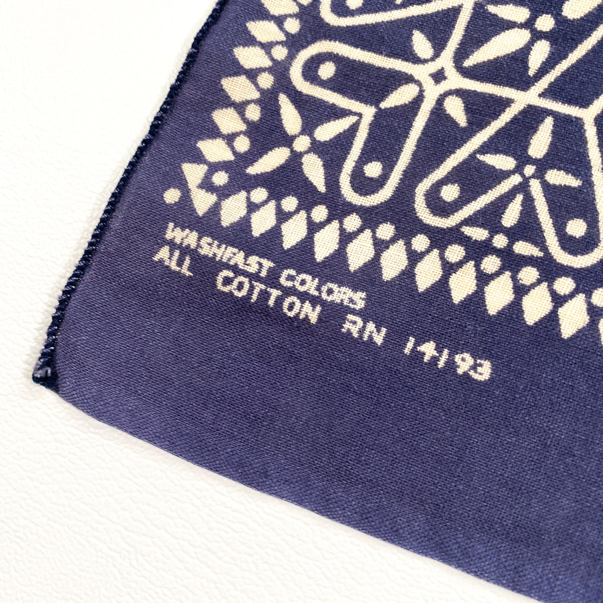 小物 90s  WASHFASTCOLORS cross bandana WHITE クロス柄 | STORES