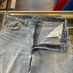 Vintage 2001 Levis 550 Light-Wash Jeans