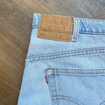 Vintage 90's Levi's 550 Relaxed Light Wash Denim Jeans