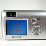 Vintage 2004 Olympus Camedia D-580 Zoom 4MP Digital Camera