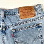 Vintage 1998 Levi’s 550 Light Wash Denim Shorts