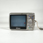 Modern 2006 Nikon Coolpix L6 6.0 MP Digital Camera