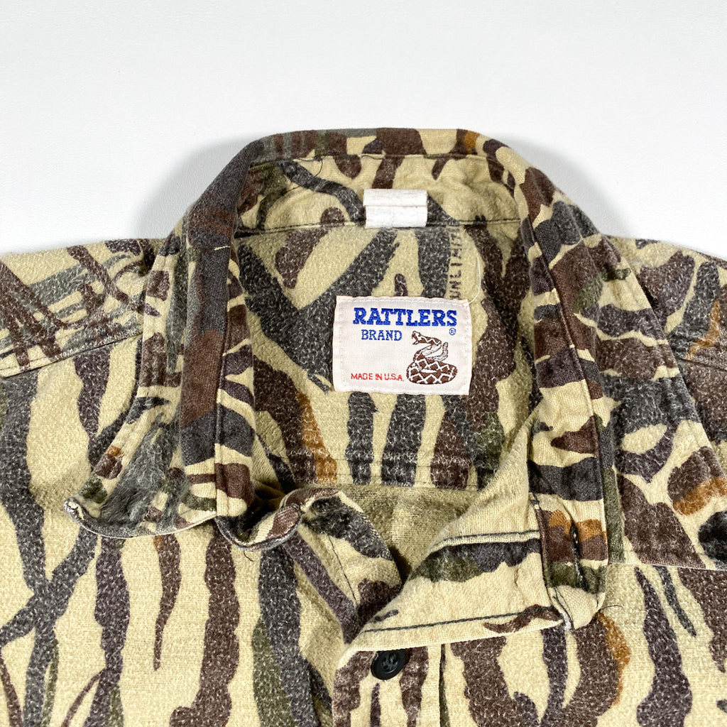 VINTAGE RATTLERS BRAND FUZZY CHAMOIS CAMO SHIRT MADE IN USA MENS
