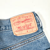 Vintage 2005 Levi’s 550 Relaxed Fit Denim Shorts