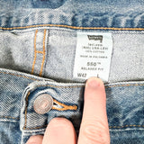 Vintage 2004 Levi’s 550 Light Wash Denim Relaxed W42 Shorts