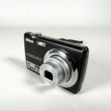 Vintage 2009 Nikon Coolpix S220 Black 10MP Digital Camera