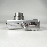 Modern 2007 Akai DC-7370 7MP Silver Point & Shoot Digital Camera