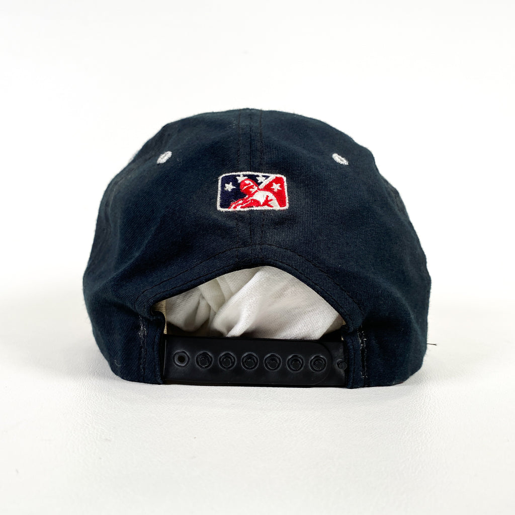 Vintage 90's Richmond Braves White & Red Snapback Baseball Hat –  CobbleStore Vintage